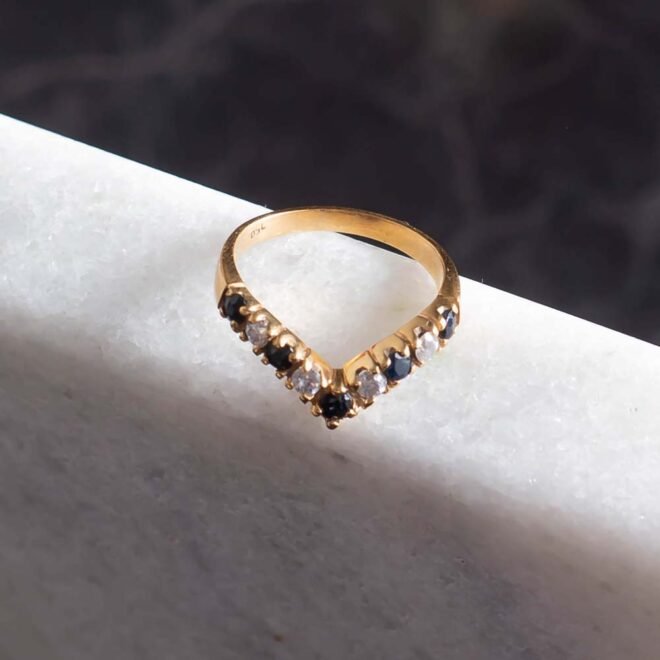 Anillo de Oro 18k con zafiros naturales